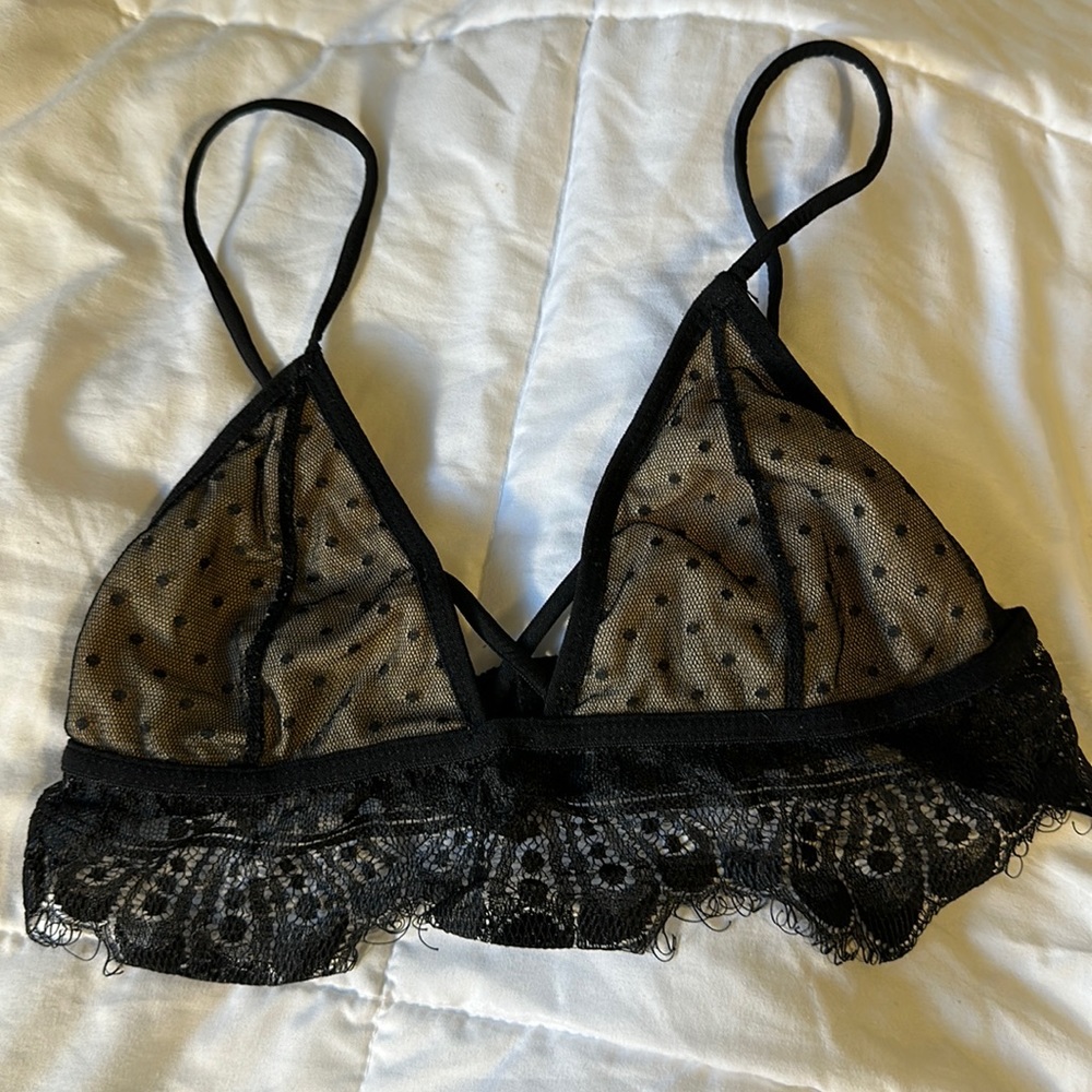 Black laced bralette